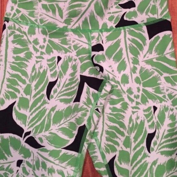 Alo Yoga Palm Springs Glowstick Capri Pant - Picture 3 of 6